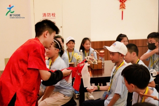 第三届“厦门马拉松杯”青少年公益体育研学营开启文化寻根之旅，遇见烟火漳州！