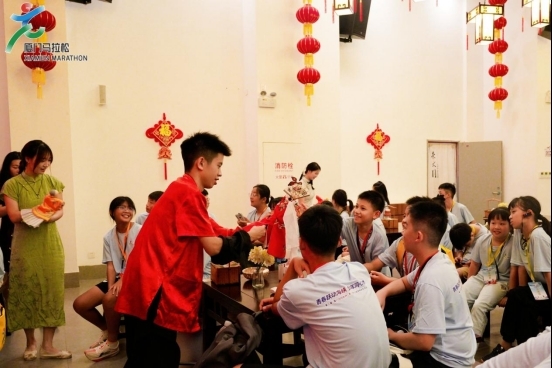 第三届“厦门马拉松杯”青少年公益体育研学营开启文化寻根之旅，遇见烟火漳州！